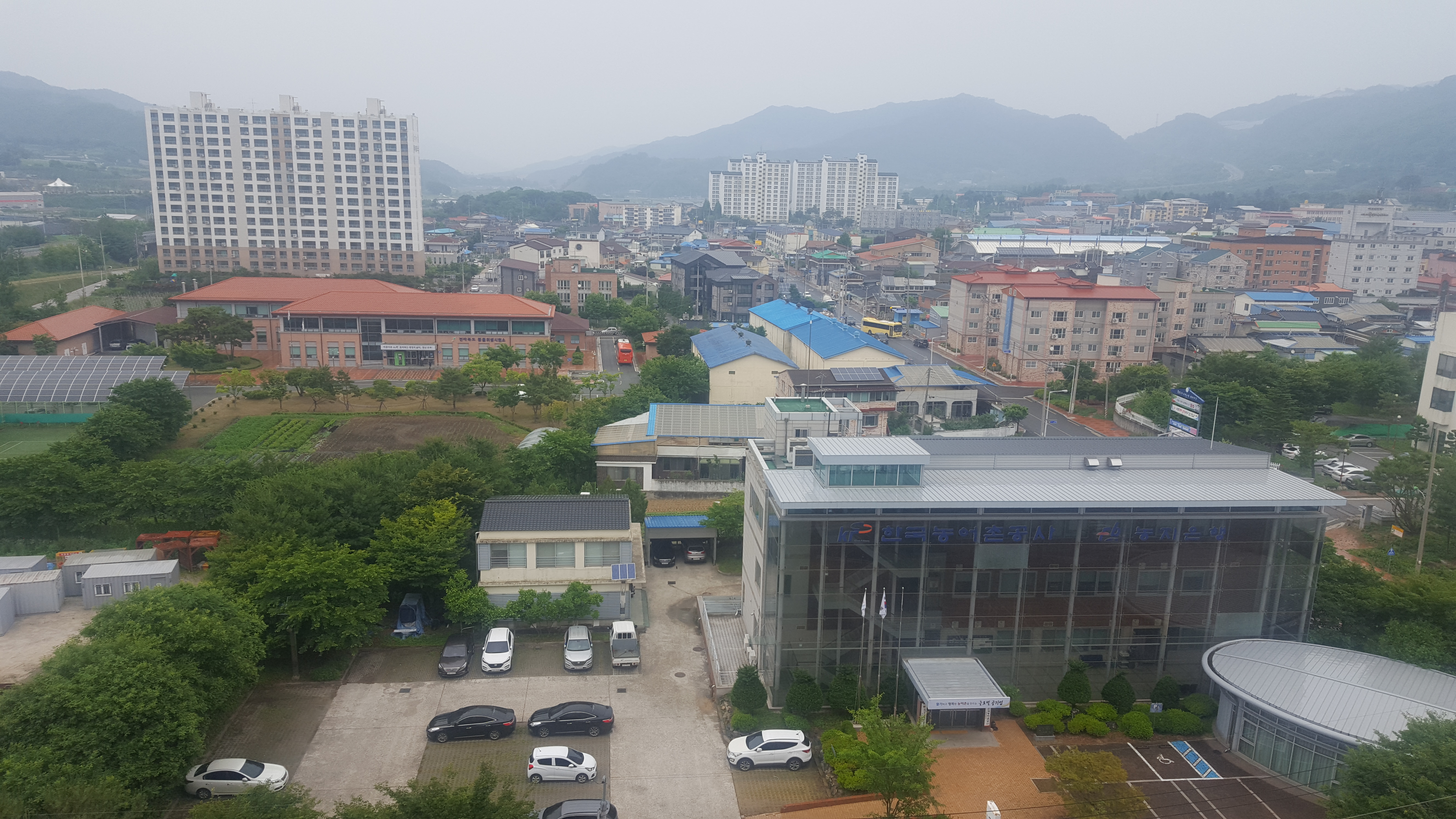 한국농어촌공사 무진장지사 본관앞 1