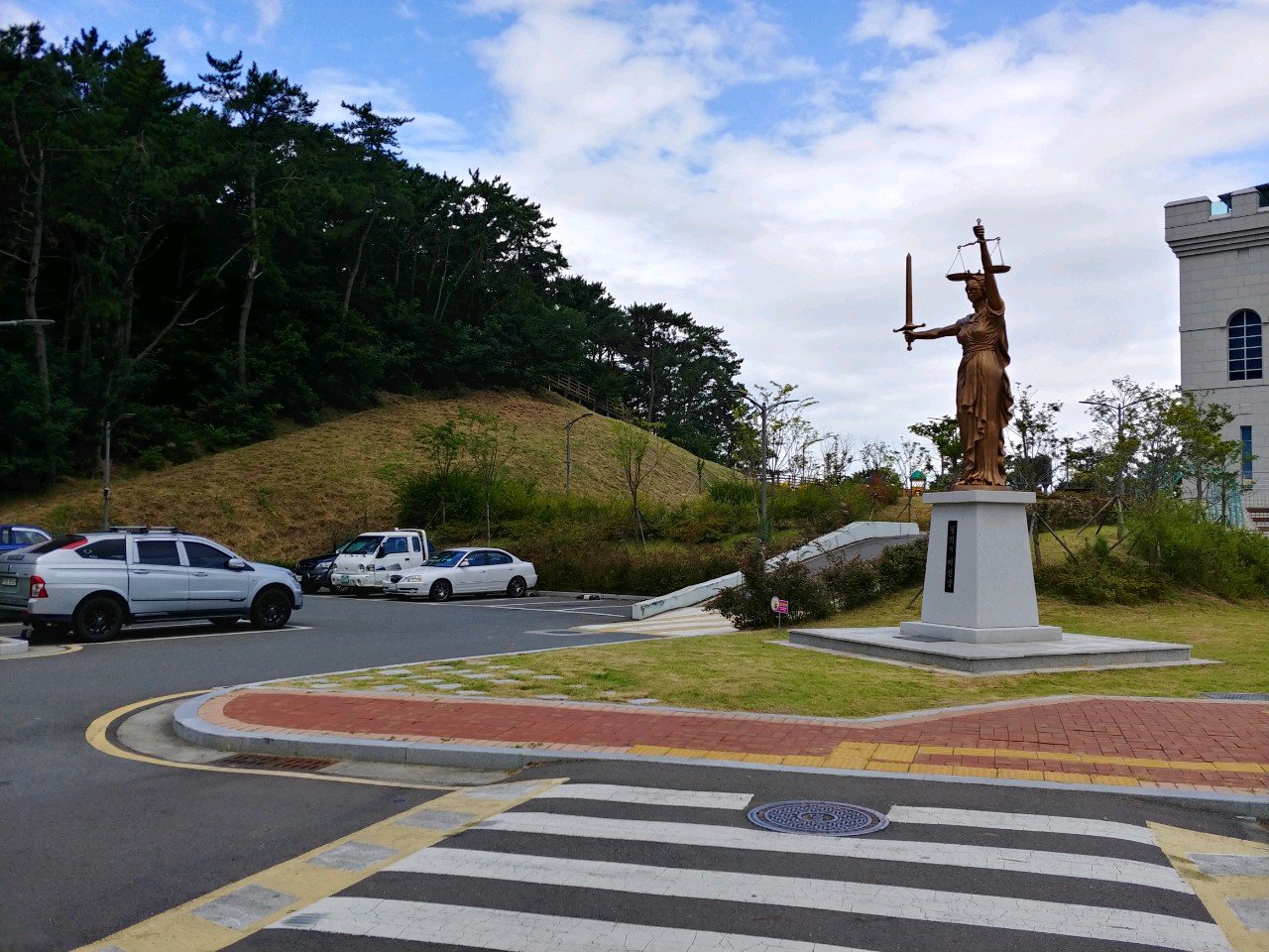 부산솔로몬로파크 청사 주차장 2