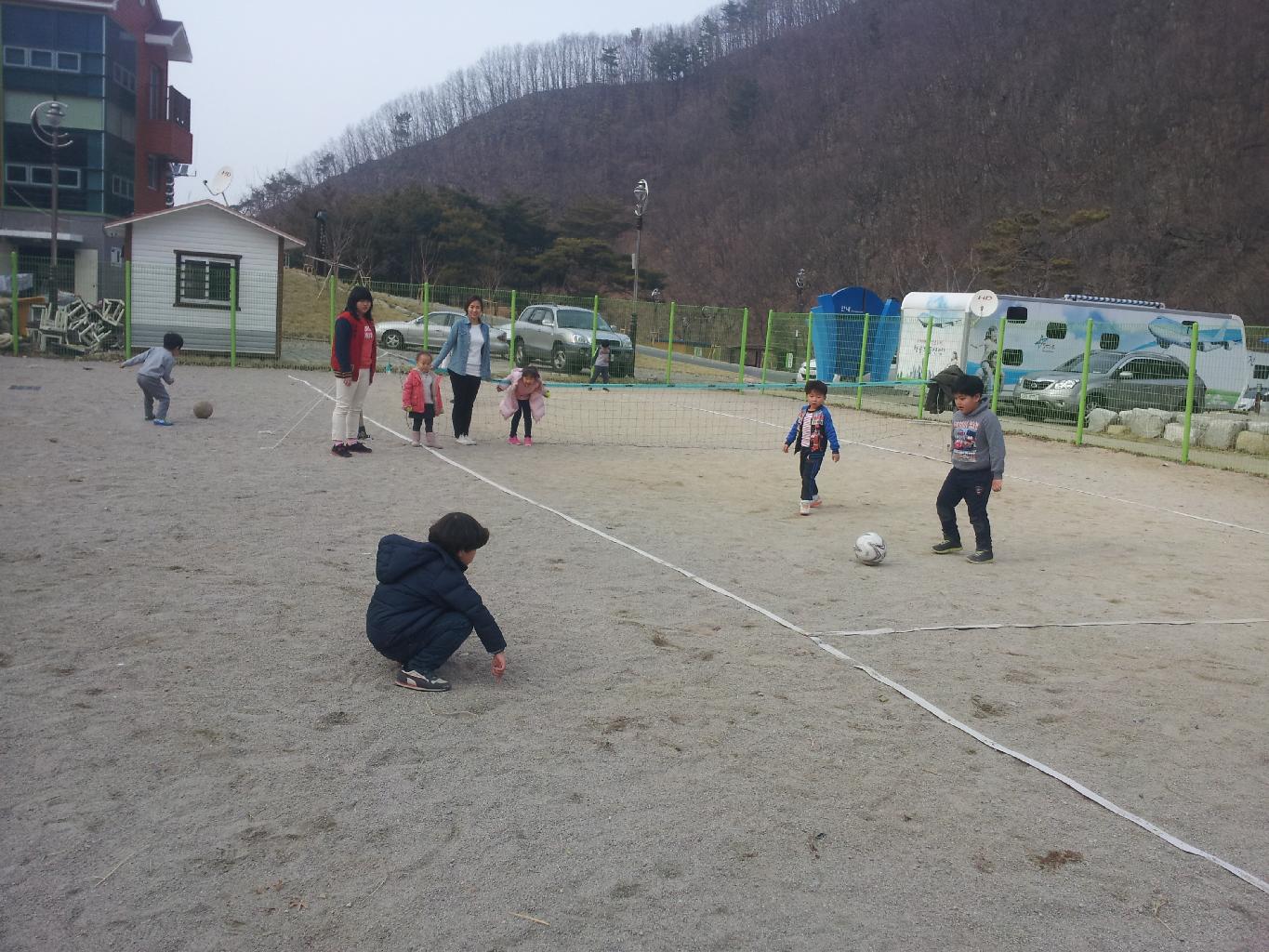 치산관광지캠핑장 캠핑장 내(족구장) 1