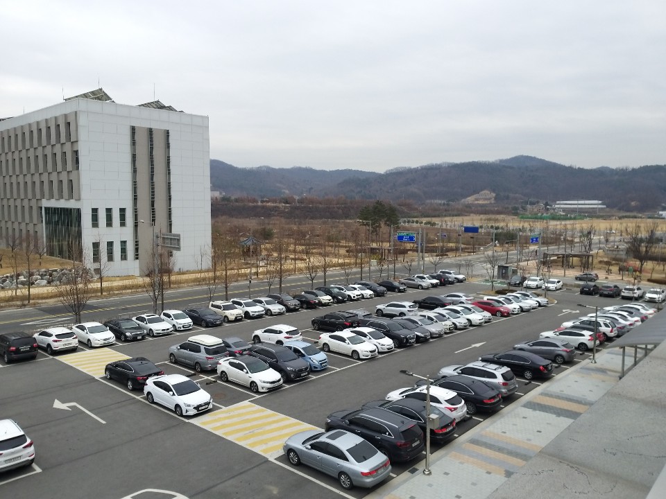 한국교육과정평가원 주차장